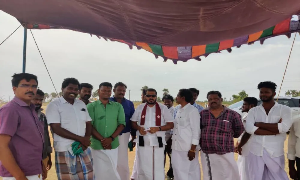 Tameemun Ansari MLA who came to congratulate youths